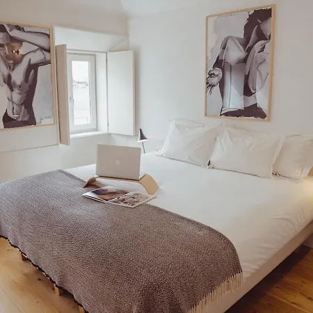 게스트하우스 The Late Birds - Gay Urban 4*