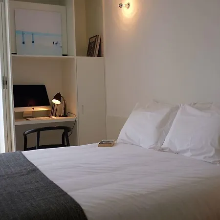 게스트하우스 The Late Birds - Gay Urban 4*