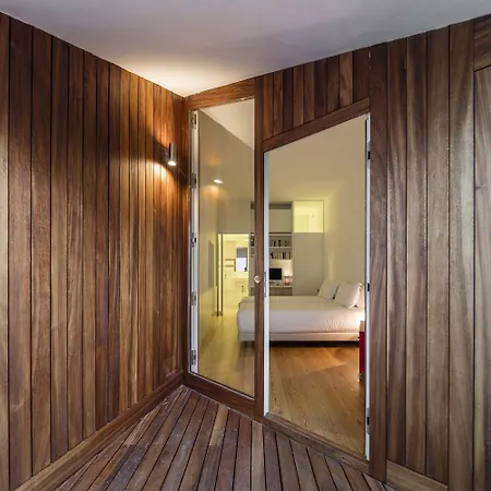 게스트하우스 The Late Birds - Gay Urban 4*