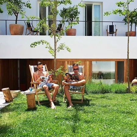 The Late Birds - Gay Urban 4*