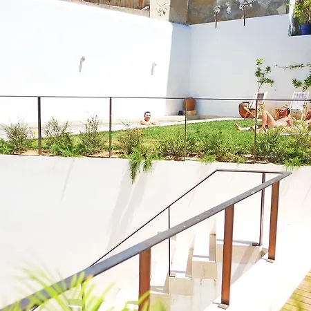 The Late Birds - Gay Urban