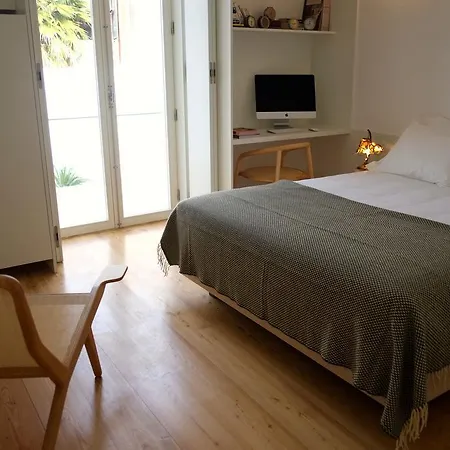 The Late Birds - Gay Urban